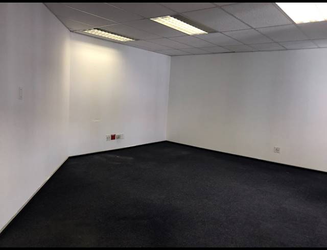 78M² OFFICE TO LET IN ROSEBANK